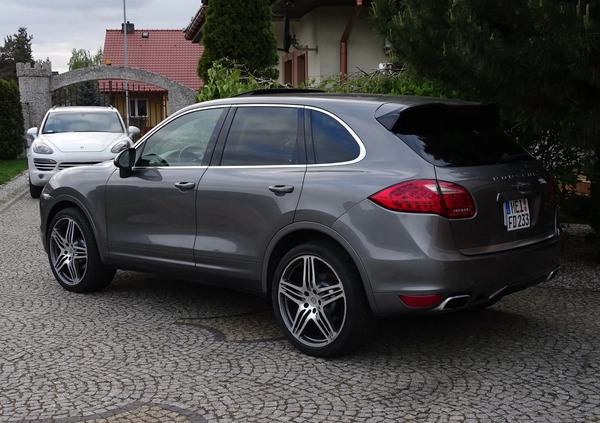 Porsche Cayenne cena 67700 przebieg: 221900, rok produkcji 2011 z Kałuszyn małe 742